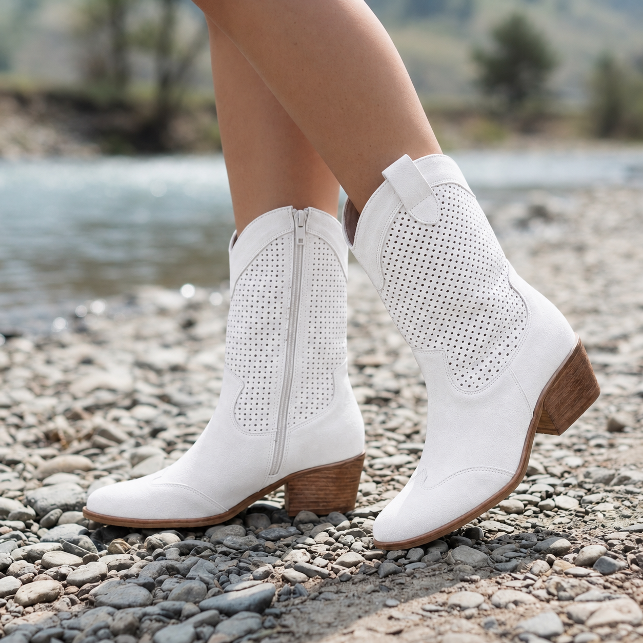 Gozo Perforated Western Boots
